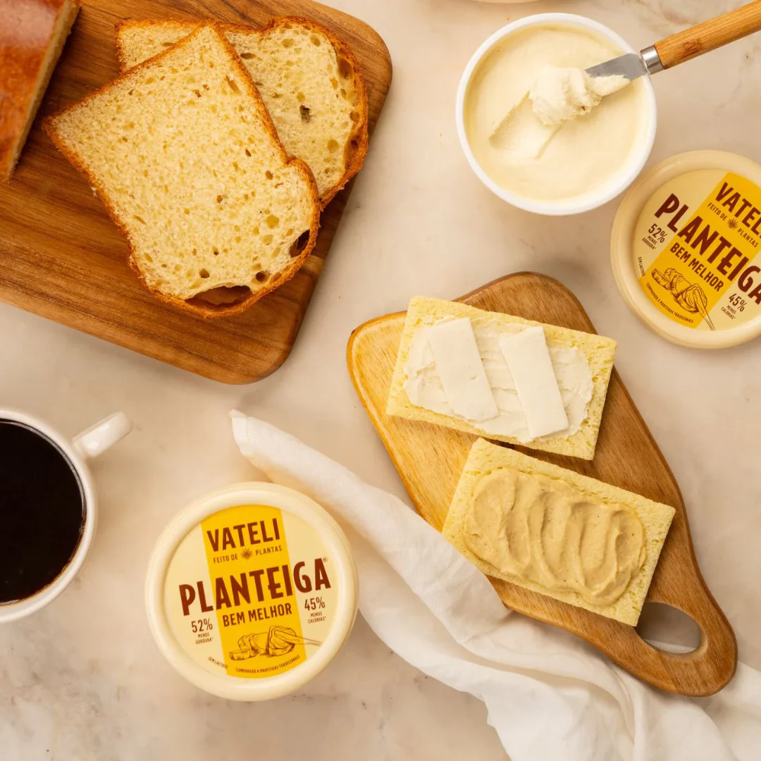 manteiga de palmito vateli com pão